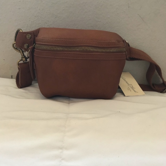 Universal Thread Handbags - New Universal Thread brown leather fanny pack